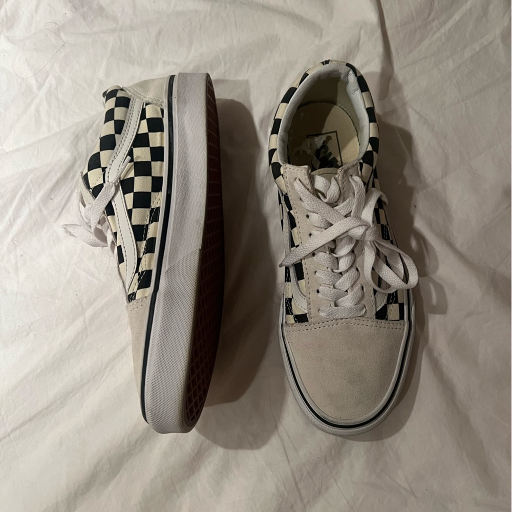 BRAND NEW low checkered vans size 8.5